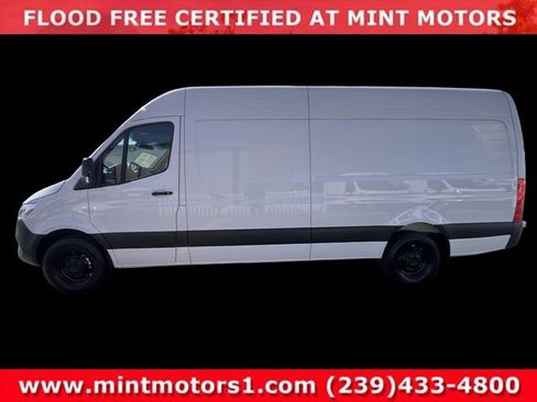 Used 2025 Mercedes-Benz Sprinter 2500 image 7