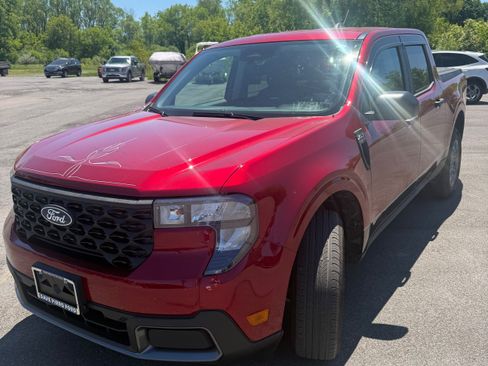 Used 2025 Ford Maverick XLT w/ Equipment Group 302A AWD/4WD image 1