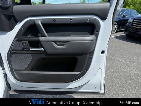 Used 2023 Land Rover Defender 110 V8 AWD/4WD image 28