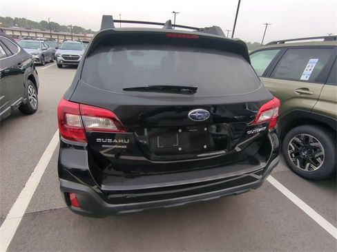 Used 2018 Subaru Outback 2.5i Premium image 6