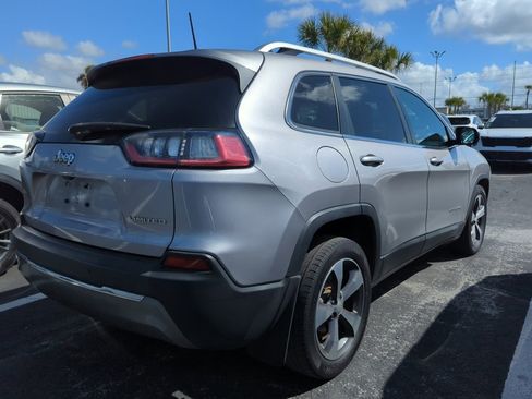 Used 2019 Jeep Cherokee Limited image 9