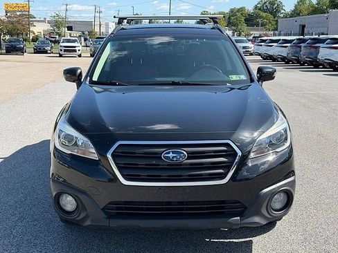 Used 2017 Subaru Outback 3.6R Touring AWD/4WD image 2