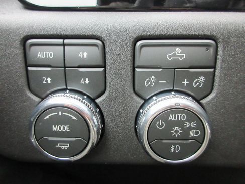 New 2026 GMC Sierra 1500 Elevation image 17