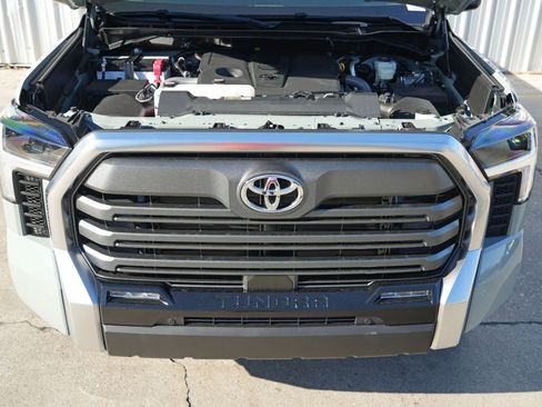 Used 2025 Toyota Tundra Limited image 8