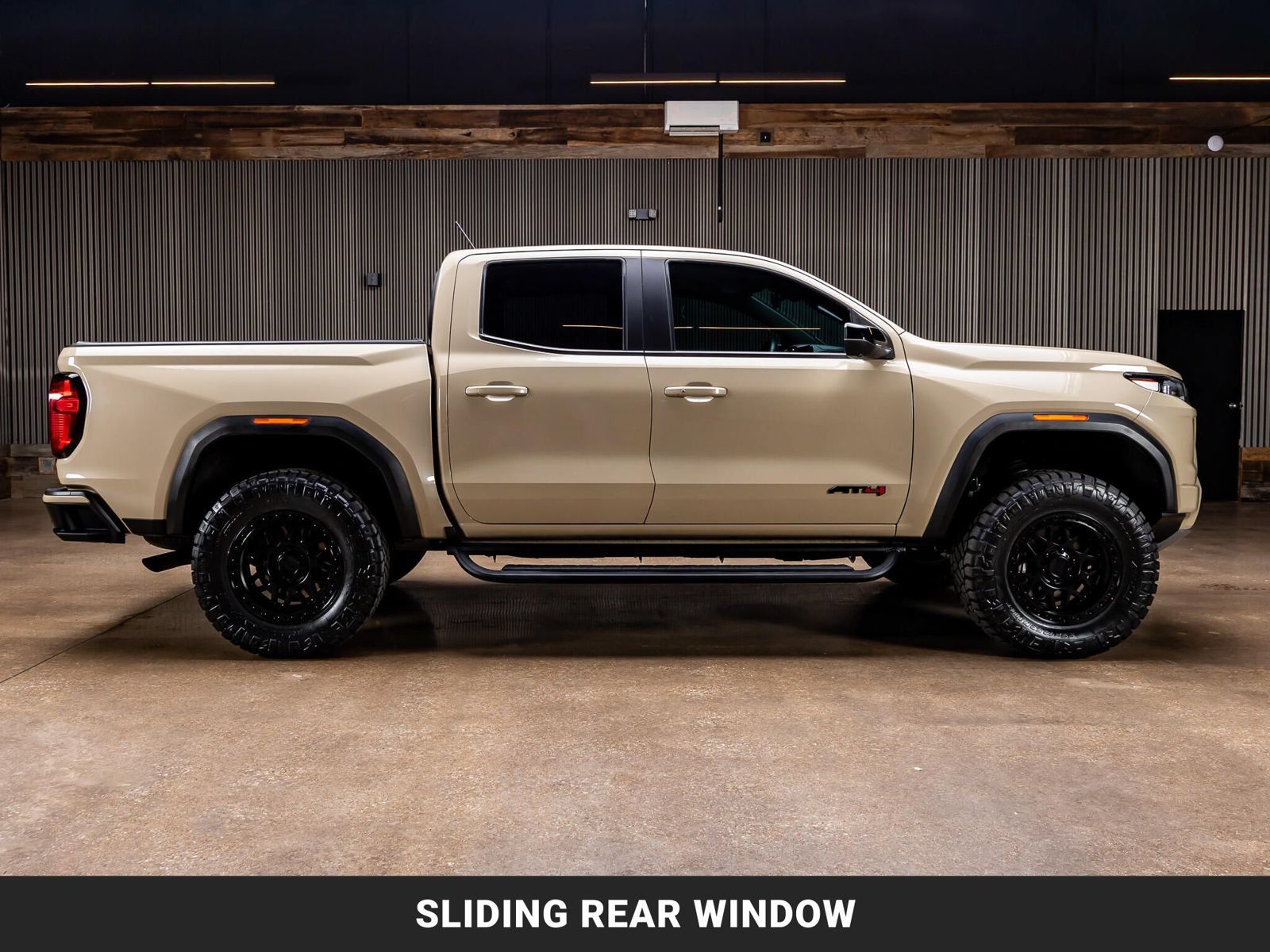 Used 2023 GMC Canyon AT4 w/ Technology Package AWD/4WD image 11