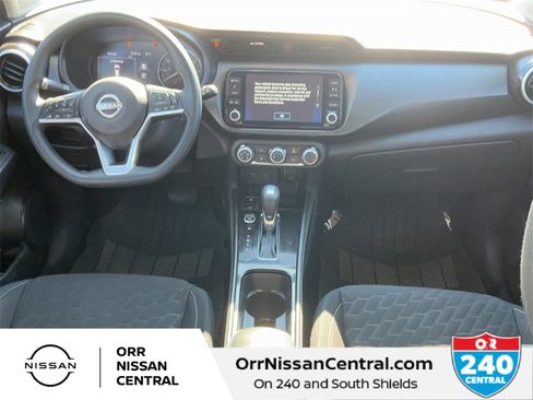 Used 2024 Nissan Kicks SV image 15