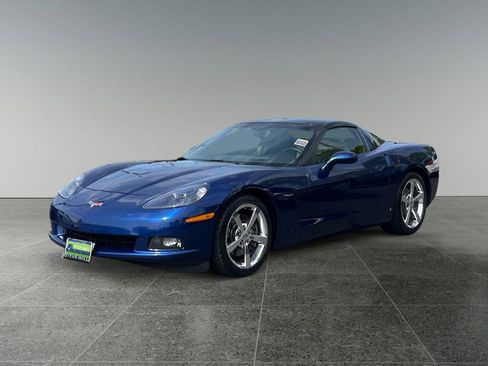 Used 2007 Chevrolet Corvette Coupe w/ Preferred Equipment Group RWD image 3