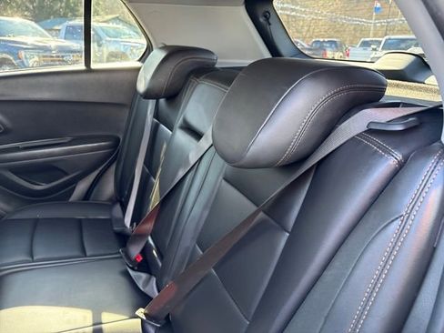 Used 2021 Chevrolet Trax LT w/ Premium Seat Package image 23