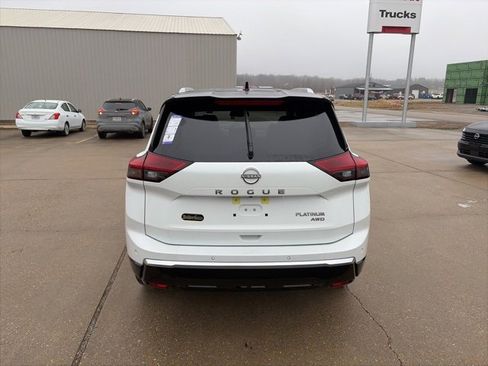 New 2026 Nissan Rogue Platinum image 5