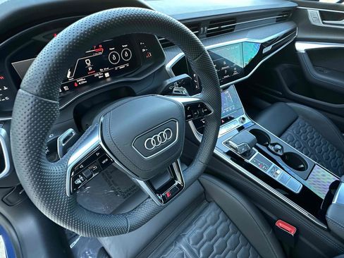 Used 2025 Audi RS 7 Performance w/ Black Optic Package image 43