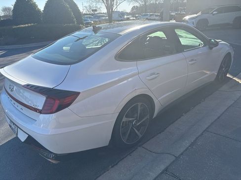 Used 2021 Hyundai Sonata SEL Plus w/ Tech Package image 3