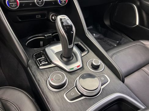 Used 2022 Alfa Romeo Giulia Sprint RWD image 26