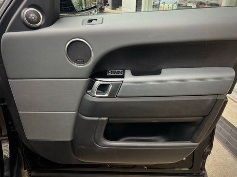 Used 2014 Land Rover Range Rover Sport HSE image 31