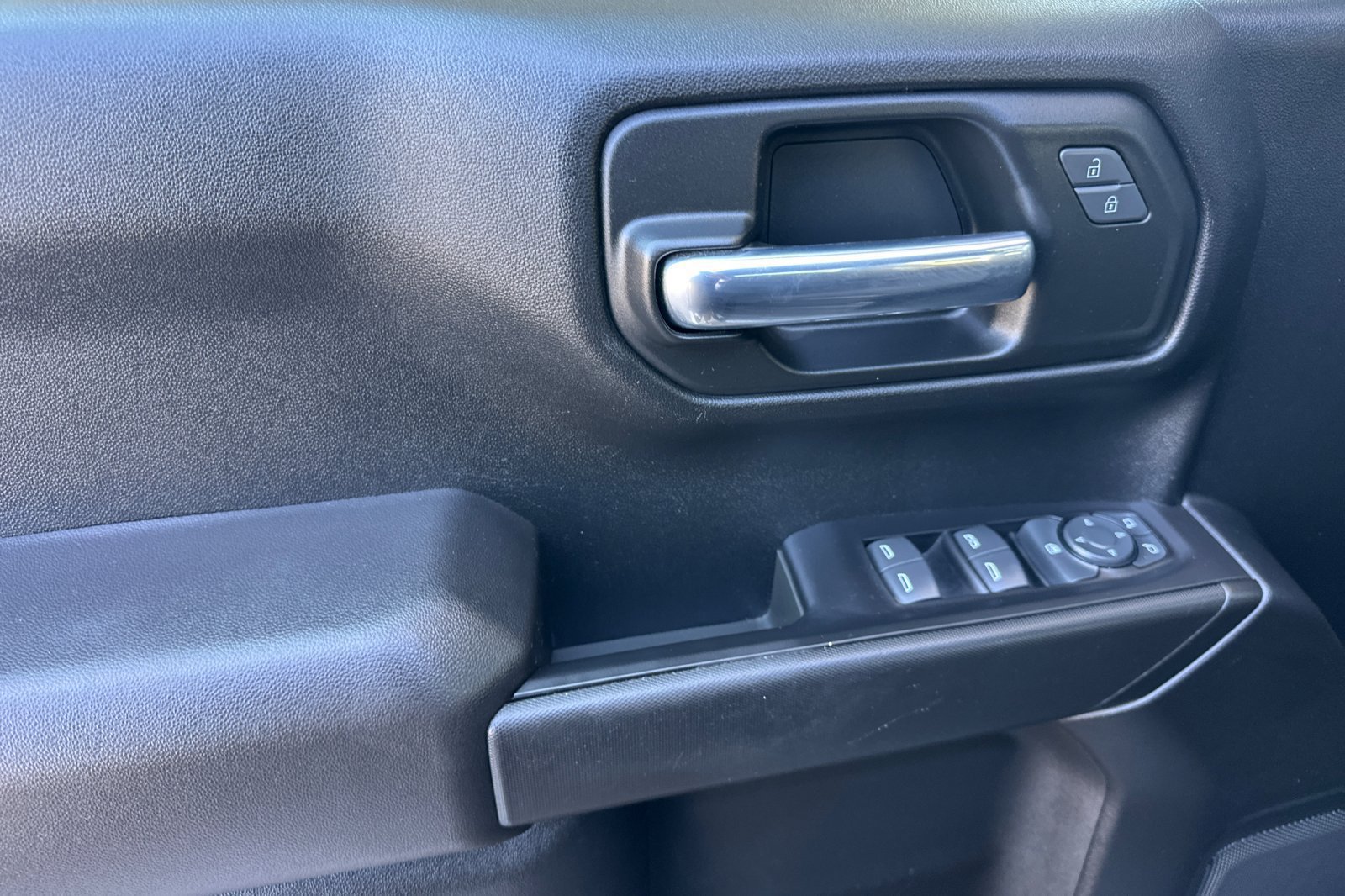 Used 2022 Chevrolet Silverado 1500 Custom RWD image 11