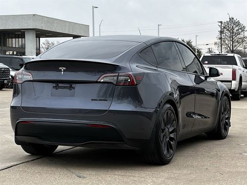 Used 2022 Tesla Model Y Performance image 4