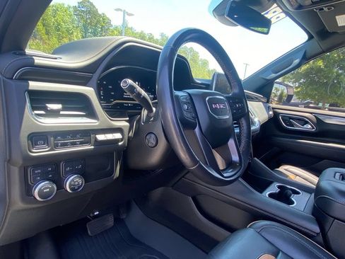 Used 2023 GMC Yukon AT4 w/ Technology Package AWD/4WD image 8