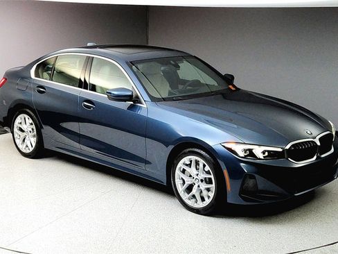 Used 2025 BMW 330i xDrive Sedan w/ Convenience Package image 13