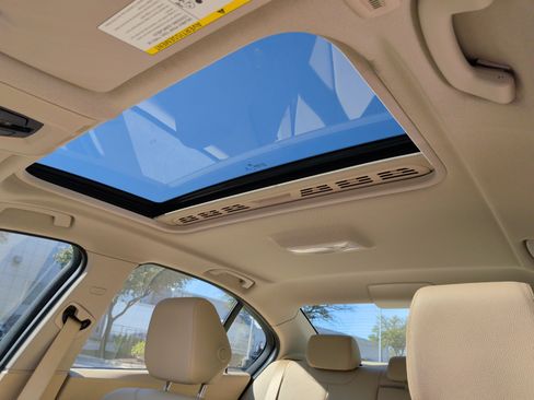 Used 2014 BMW 320i Sedan image 26