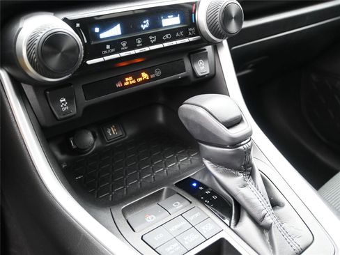 Used 2023 Toyota RAV4 LE image 5