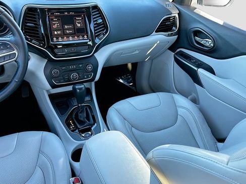 Used 2019 Jeep Cherokee Limited image 22