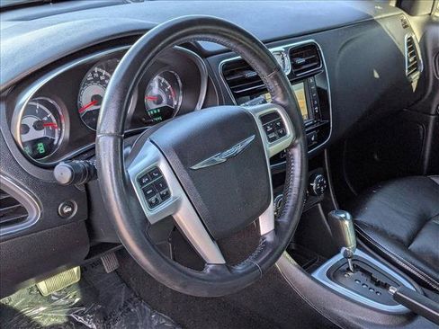 Used 2011 Chrysler 200 Limited image 10