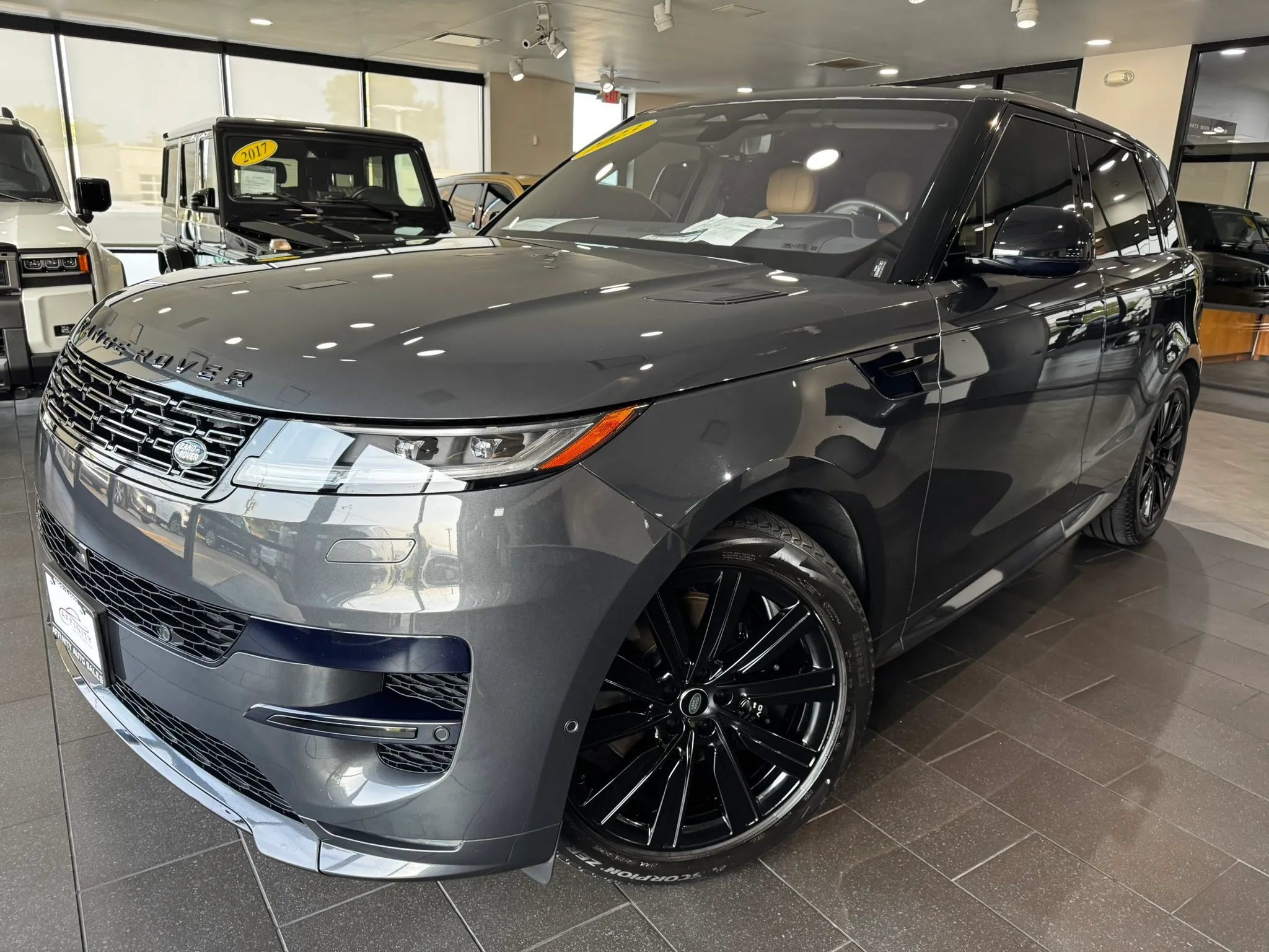 Used 2023 Land Rover Range Rover Sport SE Dynamic AWD/4WD image 1