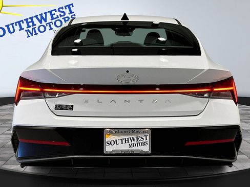 Used 2025 Hyundai Elantra SEL image 5