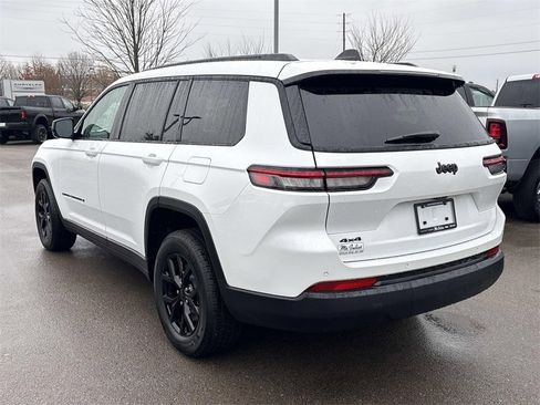 New 2025 Jeep Grand Cherokee L Altitude image 7