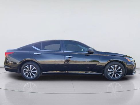 Used 2024 Nissan Altima 2.5 S FWD image 6