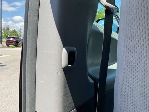 Used 2017 Toyota Sienna LE AWD/4WD image 32