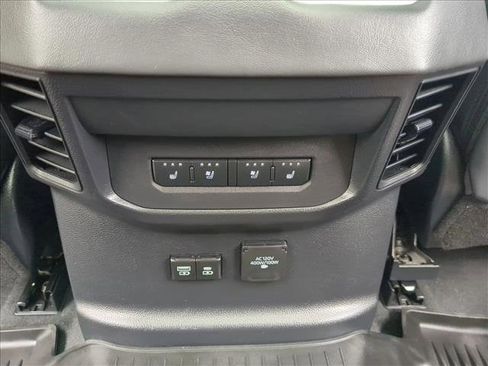Used 2025 Toyota Tundra Platinum w/ TRD Off-Road Package AWD/4WD image 17