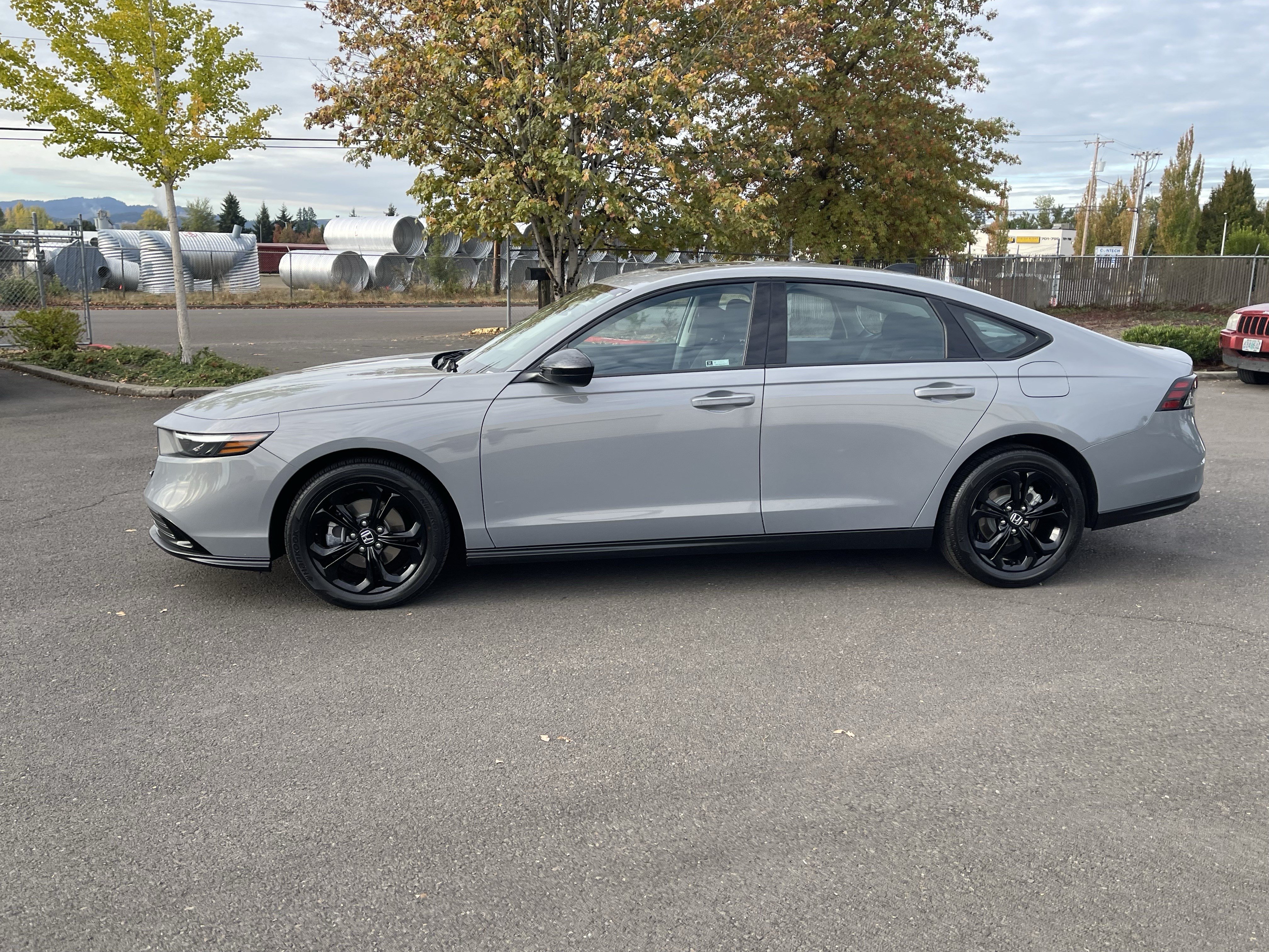 Used 2025 Honda Accord SE image 2