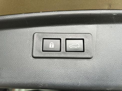 Used 2021 Subaru Outback Limited image 15