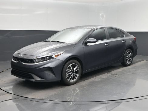 Used 2023 Kia Forte LXS w/ LXS Technology Package FWD image 22