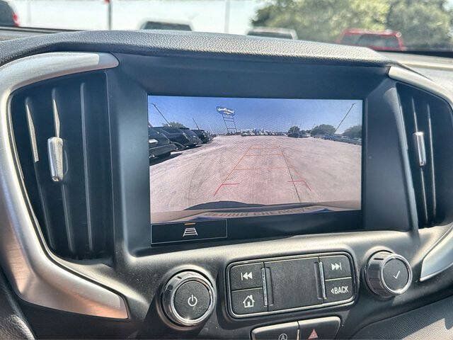 Used 2024 GMC Terrain SLT AWD/4WD image 14