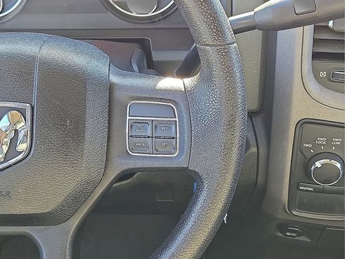 Used 2014 RAM 1500 4x4 Crew Cab w/ Exterior Appearance Group image 19