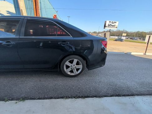 Used 2013 Toyota Camry SE image 9