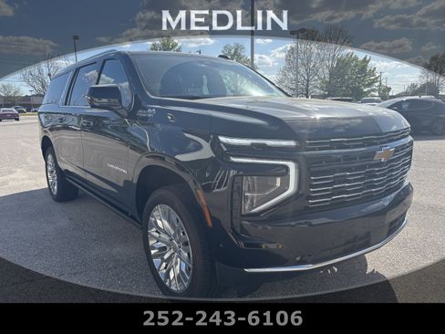 Used 2025 Chevrolet Suburban High Country image 1