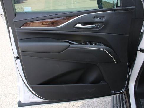 Used 2023 Cadillac Escalade Sport Platinum image 12