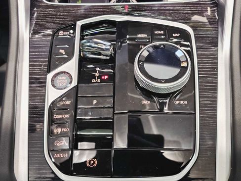 New 2026 BMW X6 xDrive40i w/ Executive Package image 18