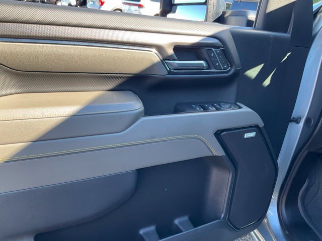 Used 2024 Chevrolet Silverado 2500 ZR2 w/ Technology Package AWD/4WD image 7