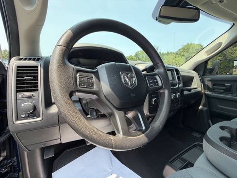 Used 2018 RAM 2500 Tradesman w/ Chrome Appearance Group AWD/4WD image 29