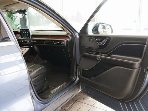 Used 2021 Lincoln Aviator Reserve AWD/4WD image 43
