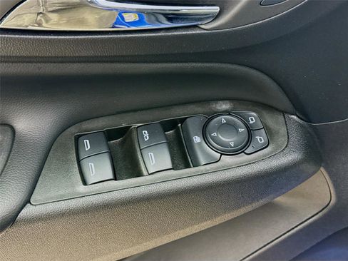 Used 2024 Chevrolet Equinox LT image 18