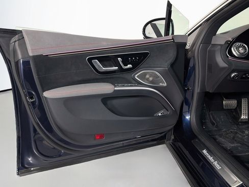 Certified 2022 Mercedes-Benz EQS 580 4MATIC Sedan image 20