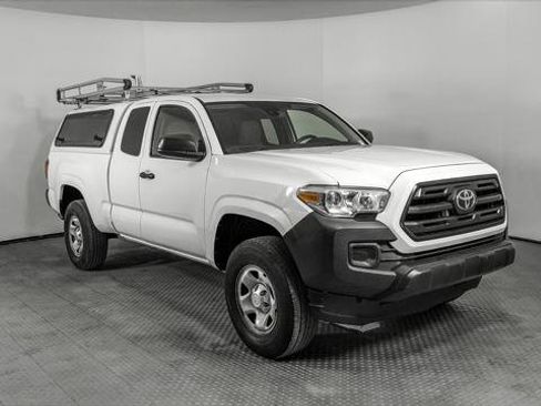 Used 2019 Toyota Tacoma SR image 11