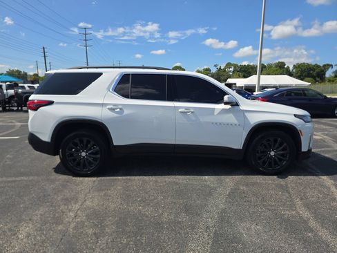 Used 2023 Chevrolet Traverse LT AWD/4WD image 3
