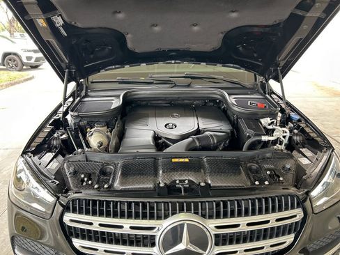 Used 2024 Mercedes-Benz GLE 450e 4MATIC image 11