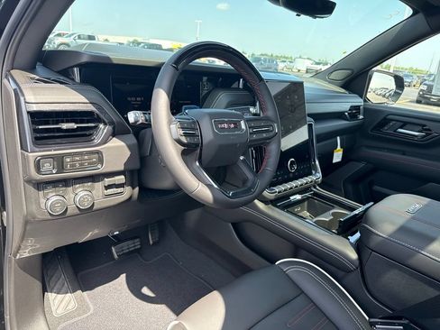 New 2026 GMC Yukon AT4 Ultimate AWD/4WD image 18