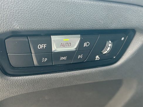 Used 2025 BMW 330i Sedan image 28